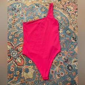 NWOT NEON PINK ARITIZIA BABATON ONE SHOULDER BODYSUIT - SIZE S